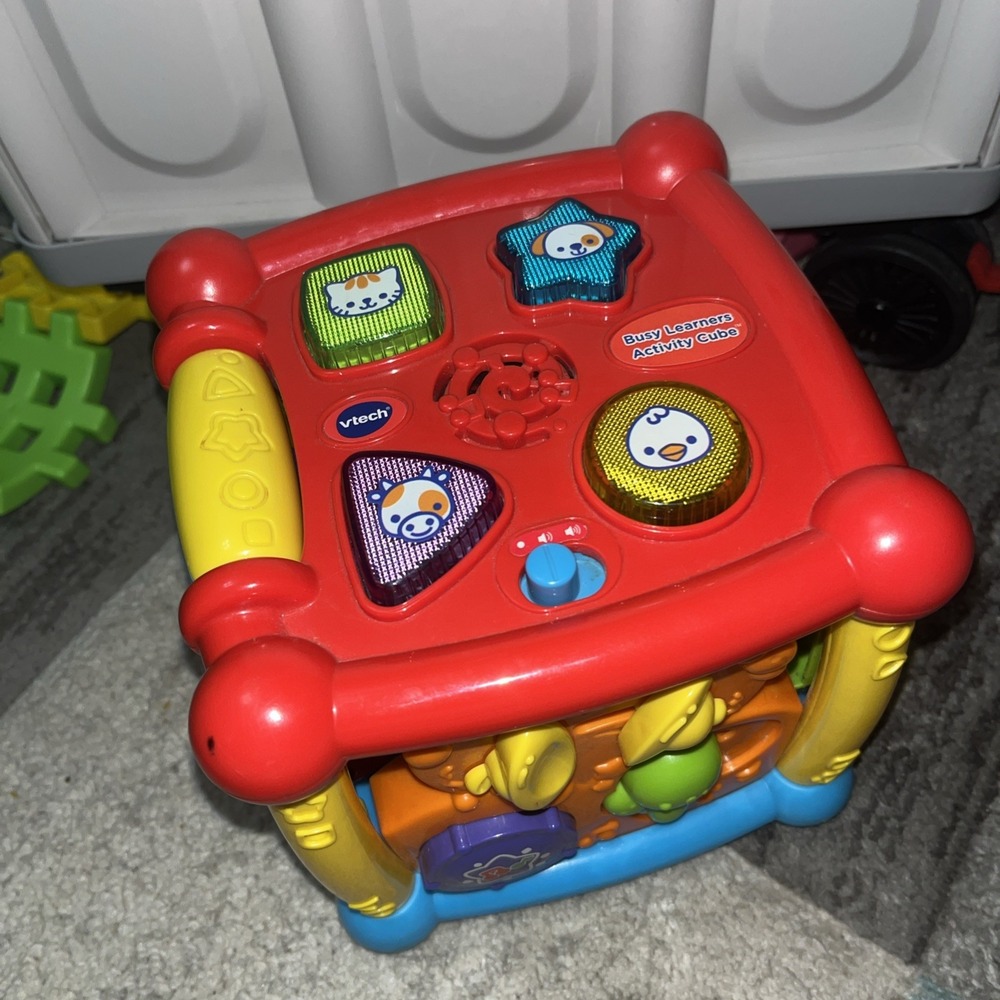 Vtech Busy Learners Activity Cube Sensory Educational 7" Light Up Sound Toy